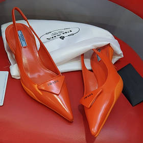 Жіноче взуття Prada