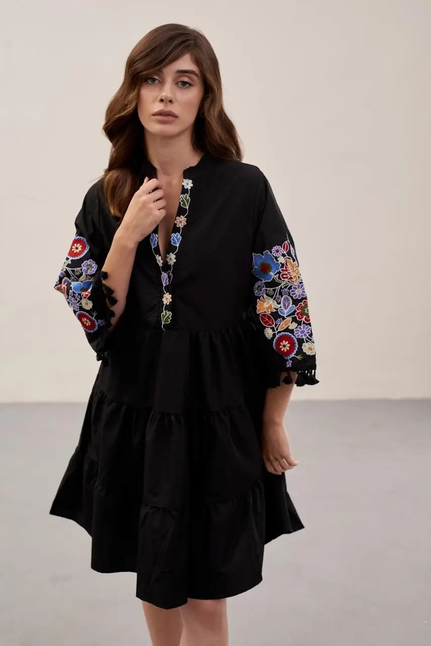 Сукня-вишиванка "Квіти" чорна