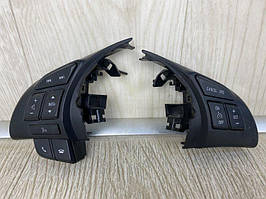 Кнопки на кермо MAZDA