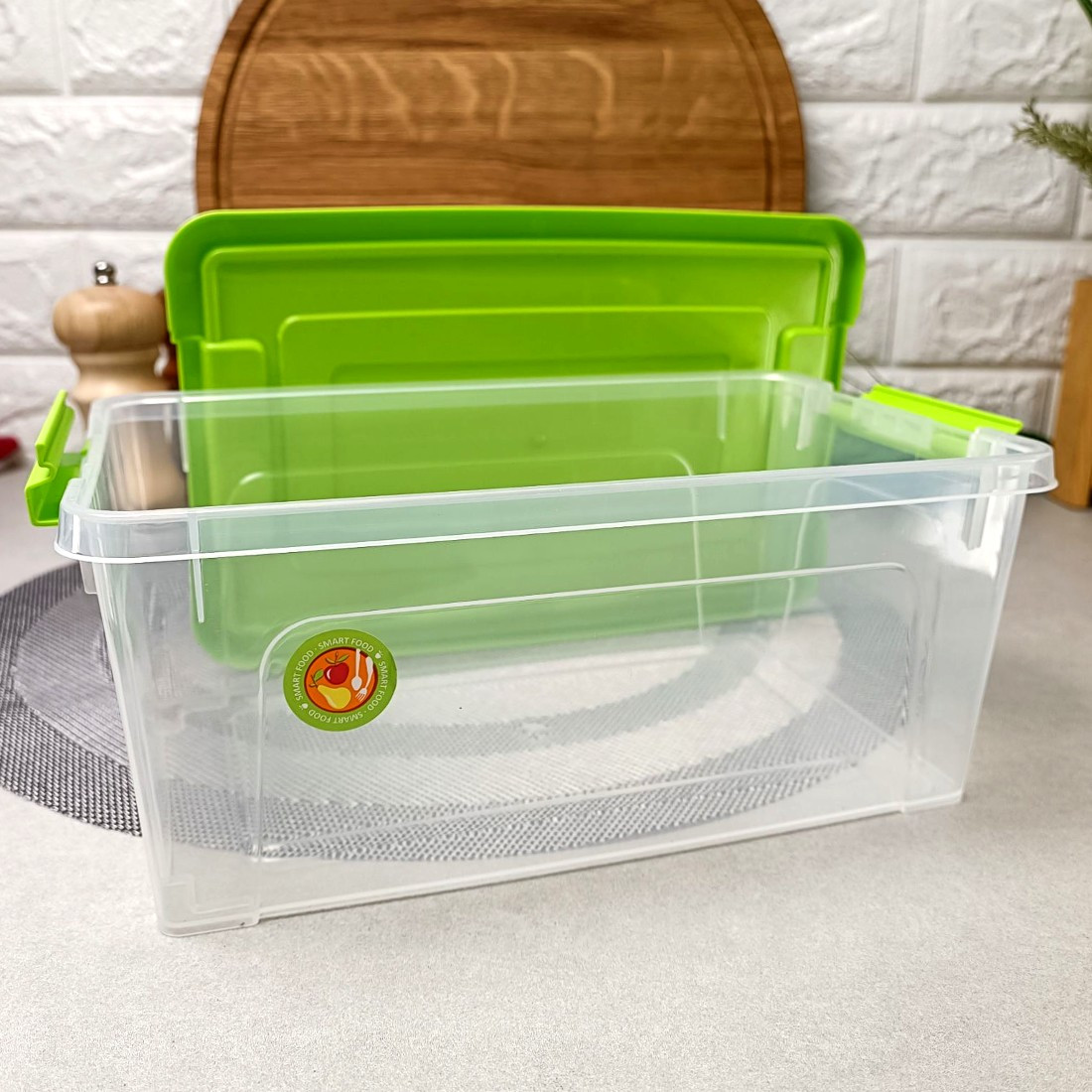 Пластиковий контейнер із кришкою для зберігання 2.5л Smart Box Practice