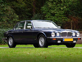 DAIMLER Double Six V (1979–1992)