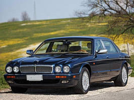 DAIMLER Six X300 (1994–1997)