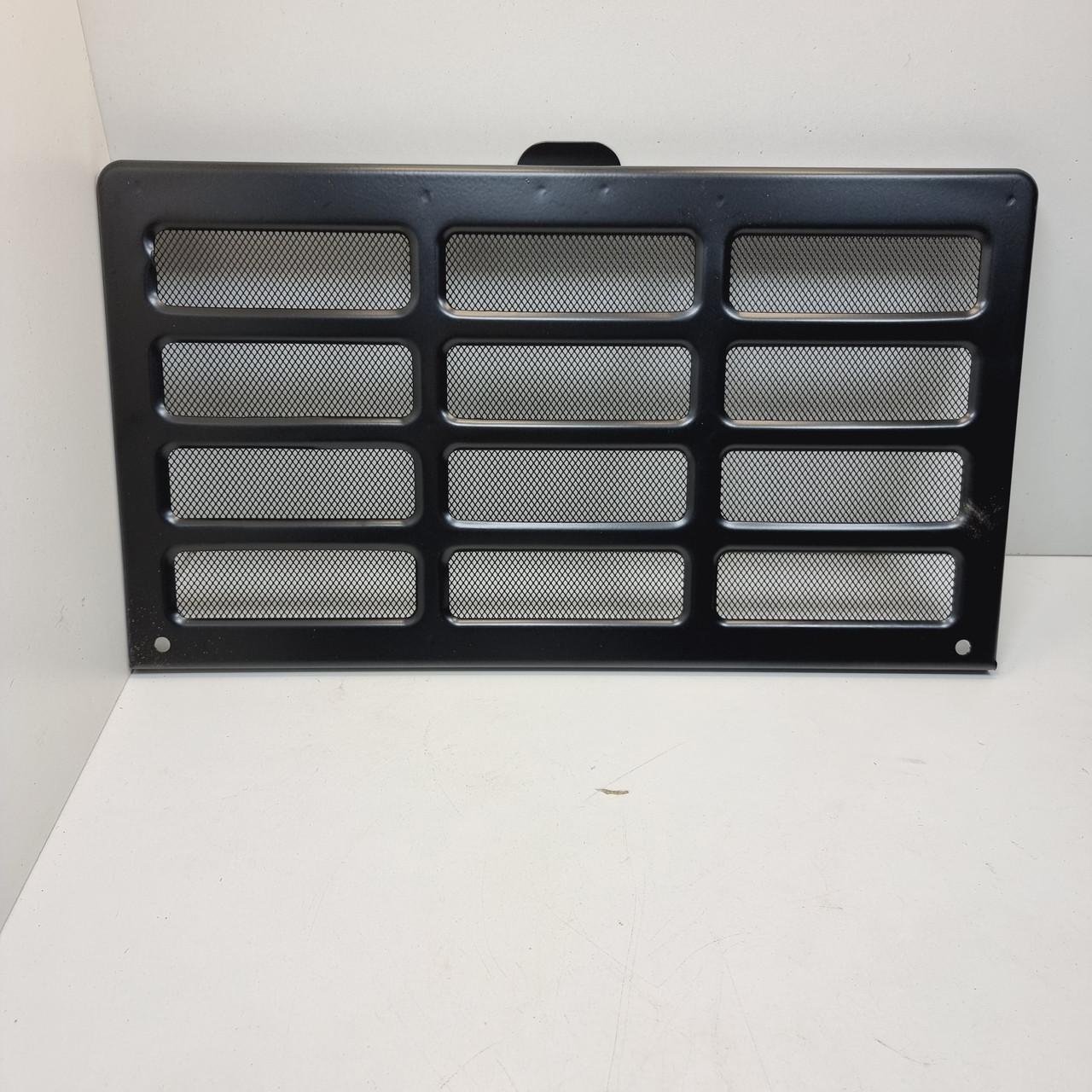 Решітка нижня МТЗ метал