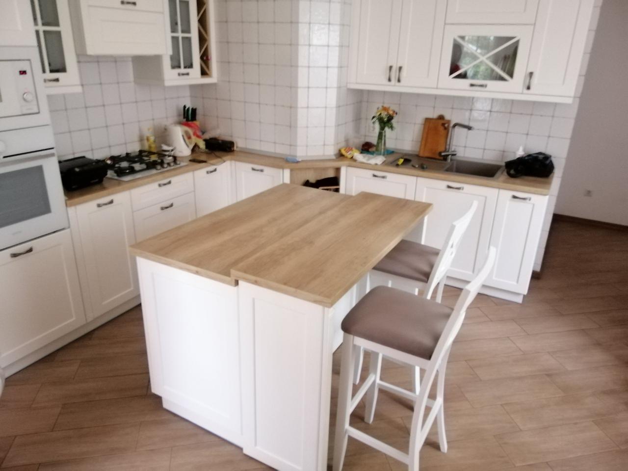 Стілець барний