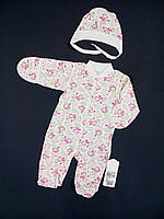 Человечек + чепчик для новорожденных из кулира Gabbi Беби-1 Котики 62см белый с розовым 1508