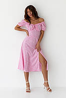 Элегантное женское розовое платье в мелкий цветочный узор с разрезом 48