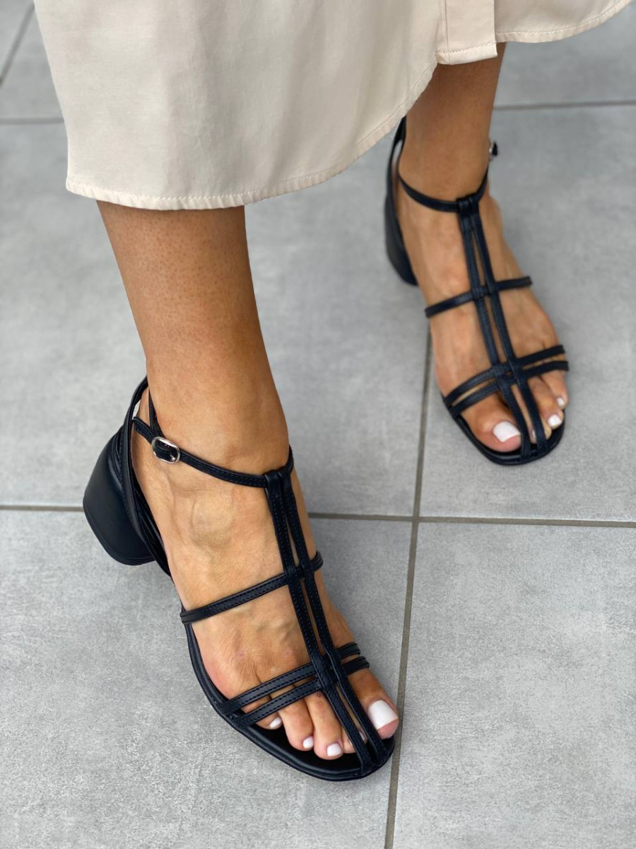 Босоніжки жіночі ShoesBand Чорні натуральні шкіряні на підборах зі шкіряною підкладкою 39 (25,5 см) (S85271-5)