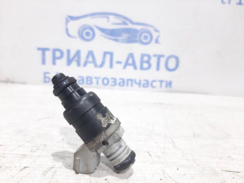 Форсунка паливна Mitsubishi Lancer 2007-2013 MR988977 (Арт.22197)
