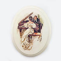 Декоративна дерев'яна овальна картина "Дама за роялем"