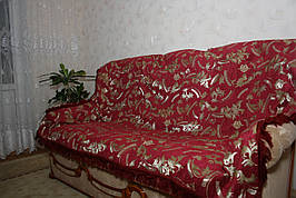 Гобеленове червоне покривало Версаче на великий диван і два крісла
