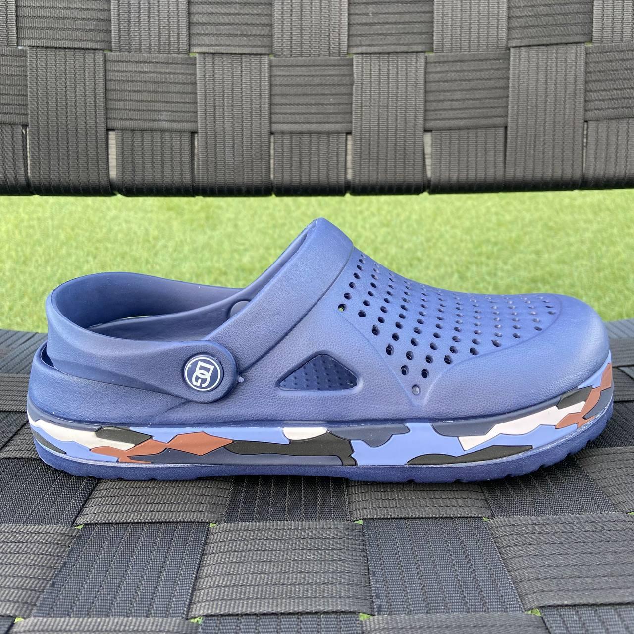 Чоловічі шльопанці на літо