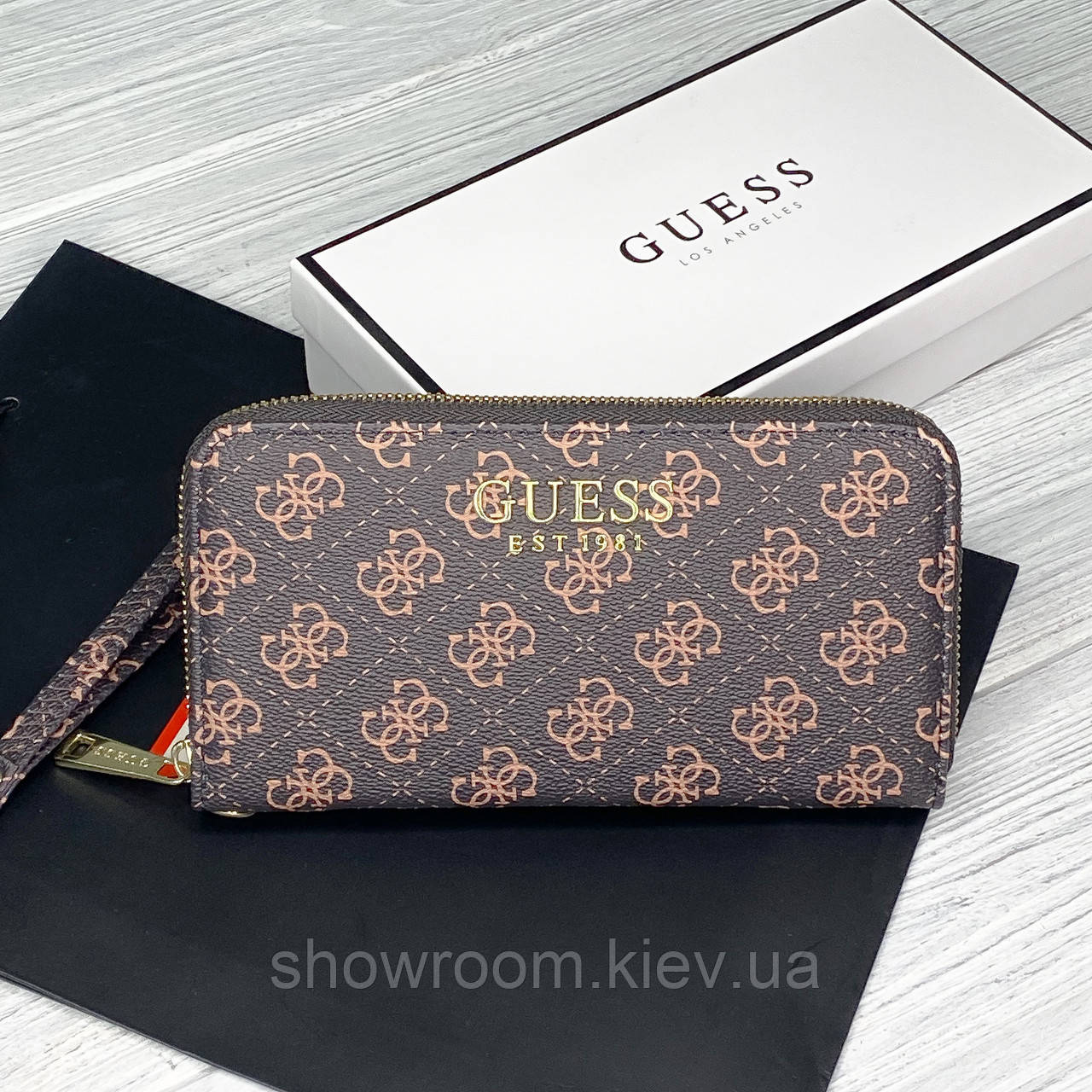 Жіночий гаманець з ремінцем на зап'ястя Guess (7590) коричневий