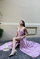 Шелковое платье на запах в пол с разрезом на ноге женское нарядное на тонких бретелях розовое с принтом