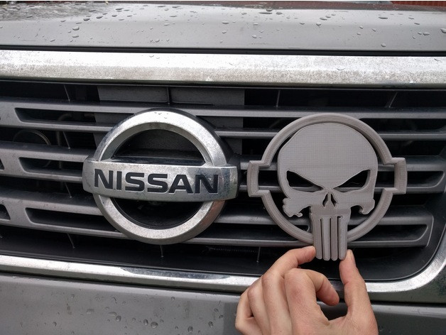 Значок для авто Nissan Navara в стилі Punisher, фото 1