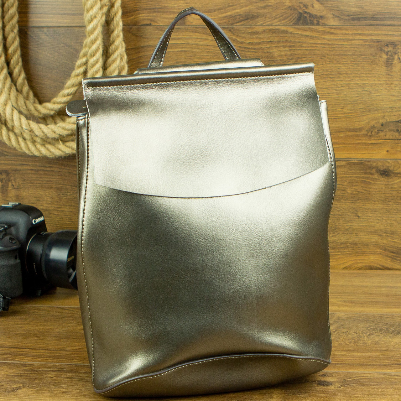 Жіночий рюкзак-сумка з натуральної шкіри в сріблястому кольорі, фото 1