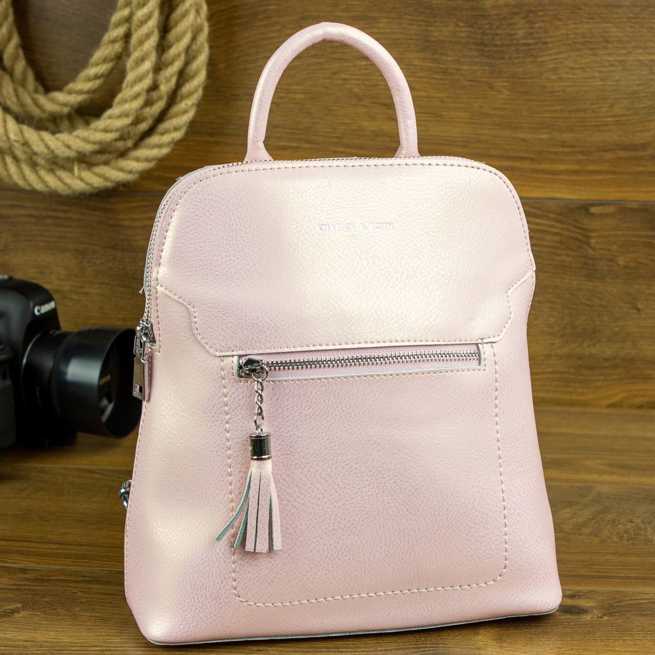 Жіночий рюкзак з натуральної шкіри в рожевому кольорі