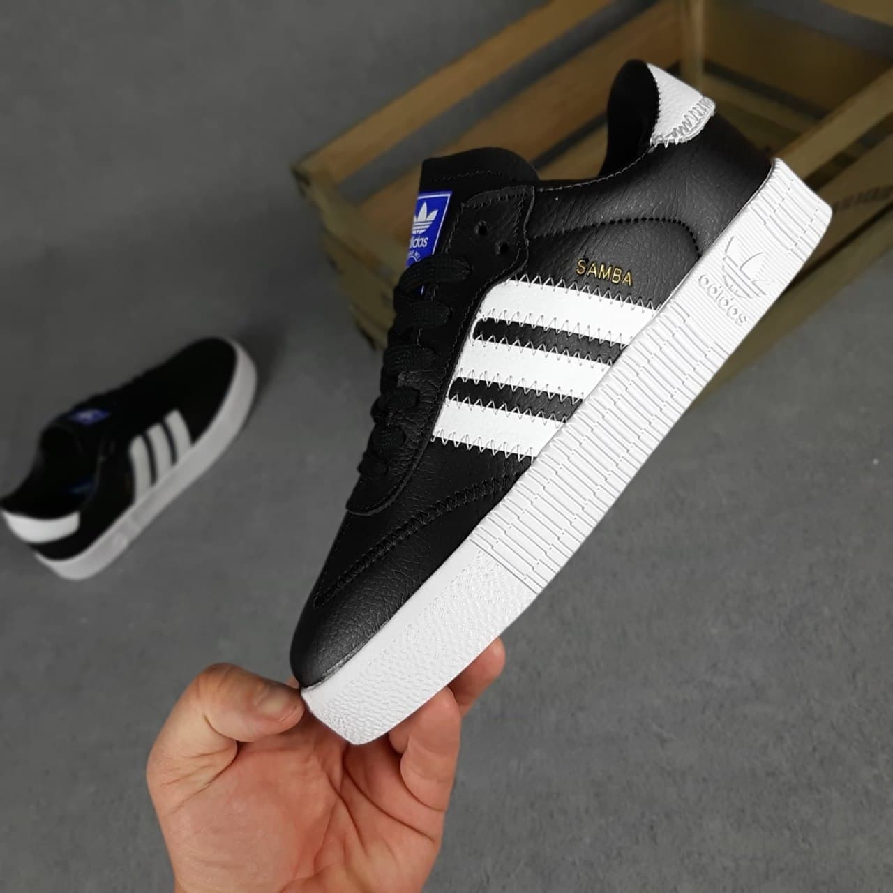 Кросівки жіночі весна літо чорно-білі Adidas Samba. Брендове взуття жіноче чорне з білим Адідас Самба