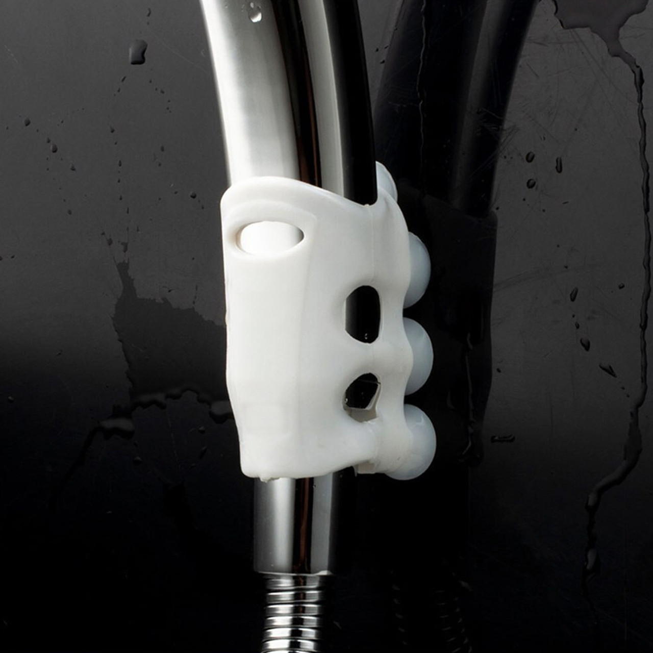 Душевой держатель для лейки силиконовый на присосках SHOWER SUCKER (белый, комплект из 2 шт.) - фото 2 - id-p1650433535