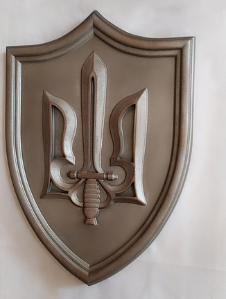 Настінне різьблене панно з Тризубцем з масиву вільхи, 35×50 см, фото 2