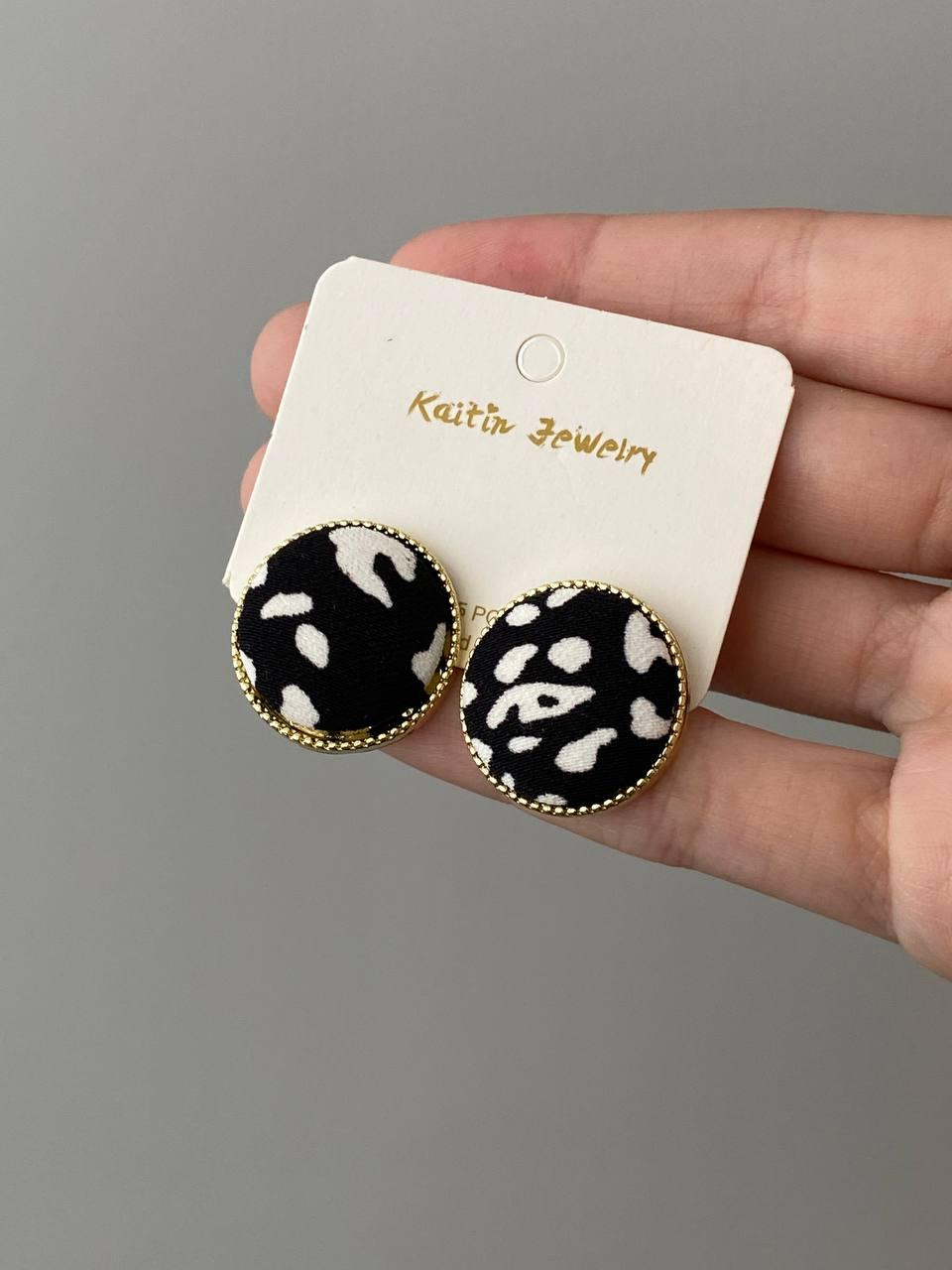 Сірі з леопардовим принтом, не темна біжутерія, сережки на кожен день, в золотистому цвіті
