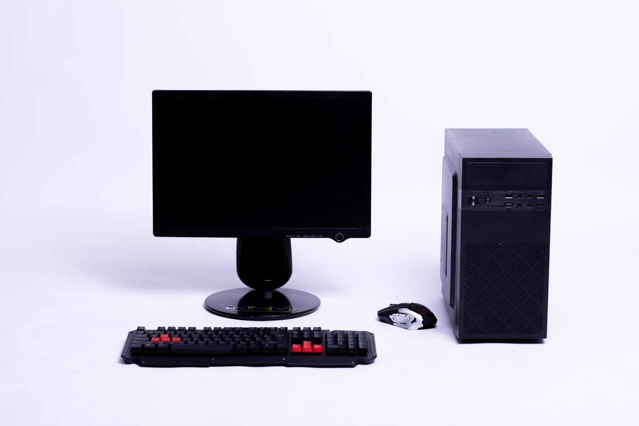 Б/В Комп'ютер у складі, Intel Core i3 6100, ОЗП 4 ГБ, HDD 500 ГБ, SSD 240 ГБ, монітор 20"