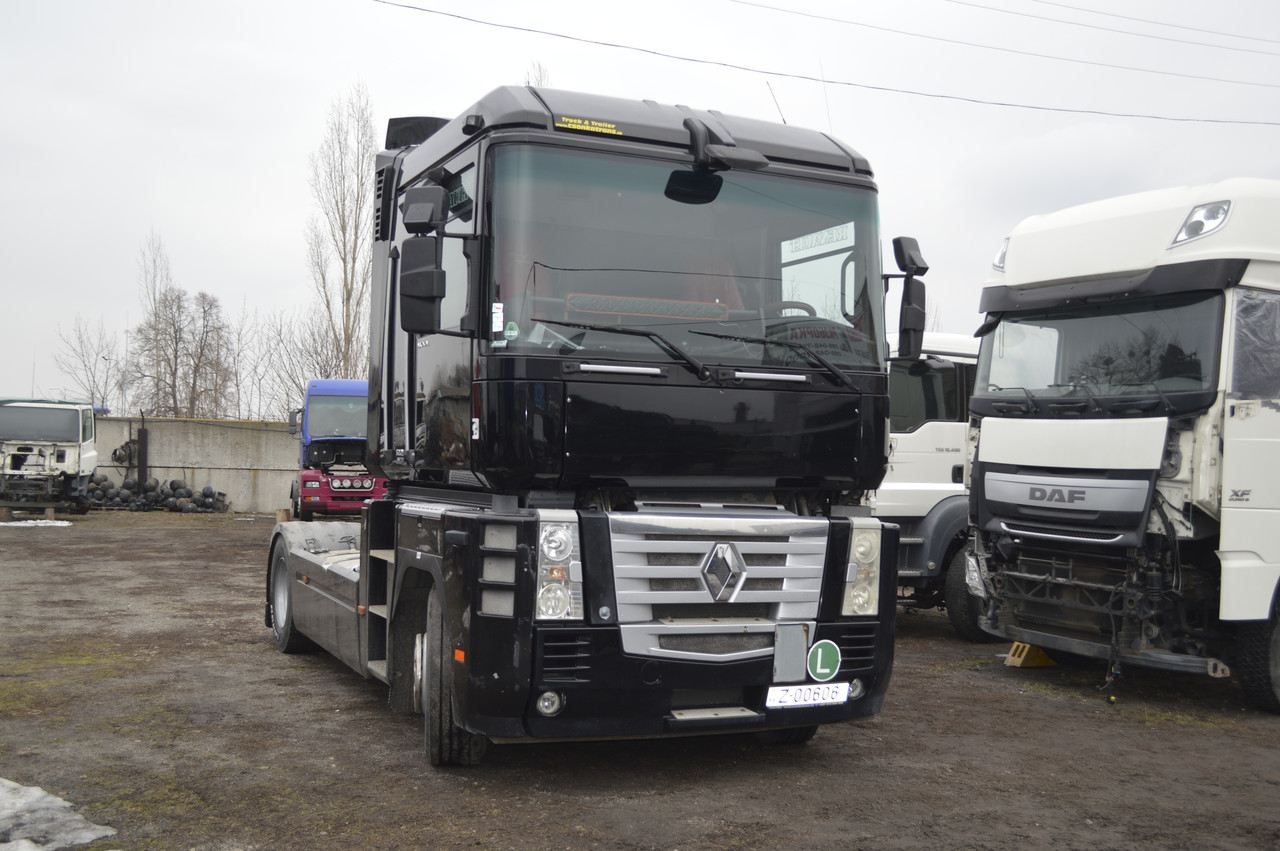 Кабіна першої комплектності Renault / РЕНО Magnum / магнум DXi
