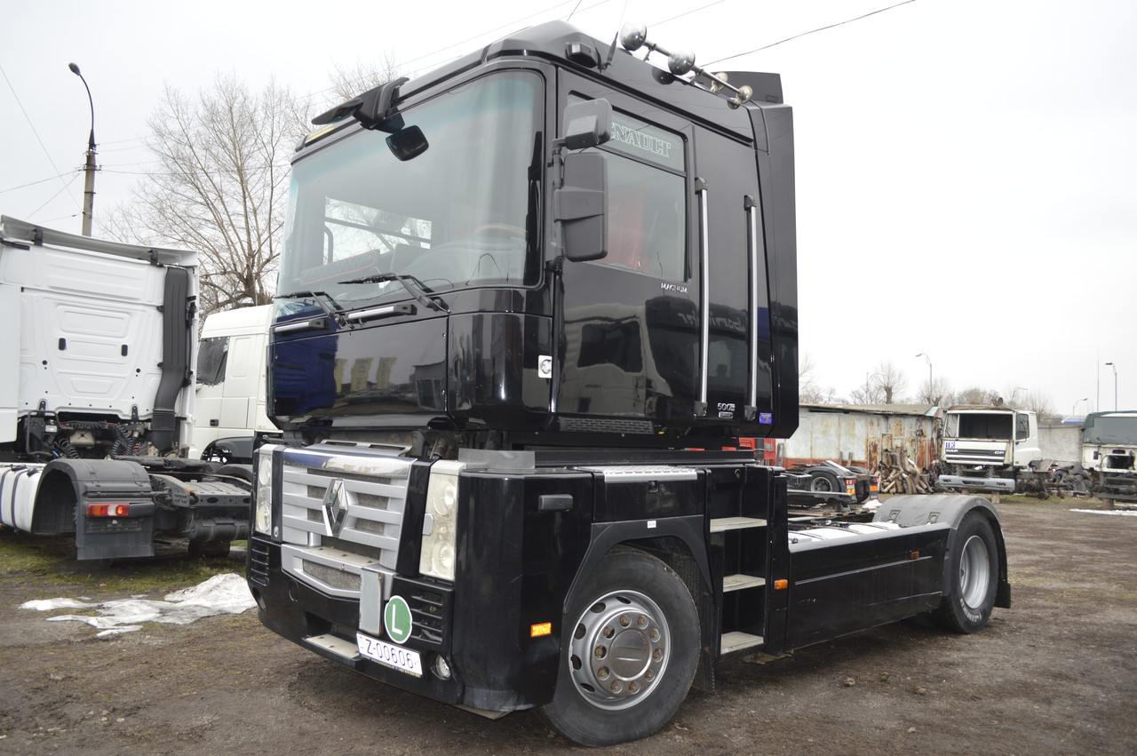 Спойлер кабіни верхній Renault / РЕНО б/у, фото 1