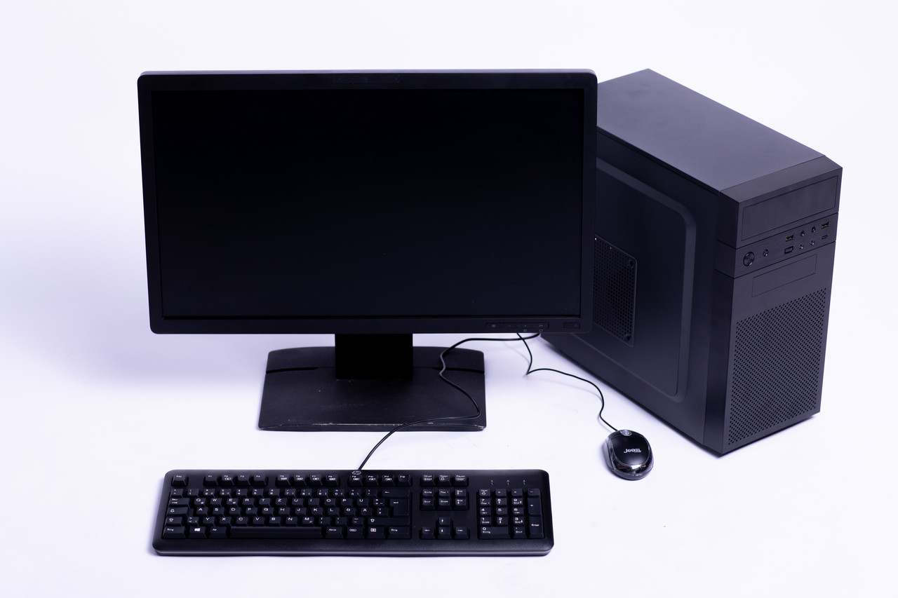 Б/В Комп'ютер у зборі, Intel Core i7 6700, 8 потоків, ОЗП 8 ГБ, HDD 1000 ГБ, монітор 24"