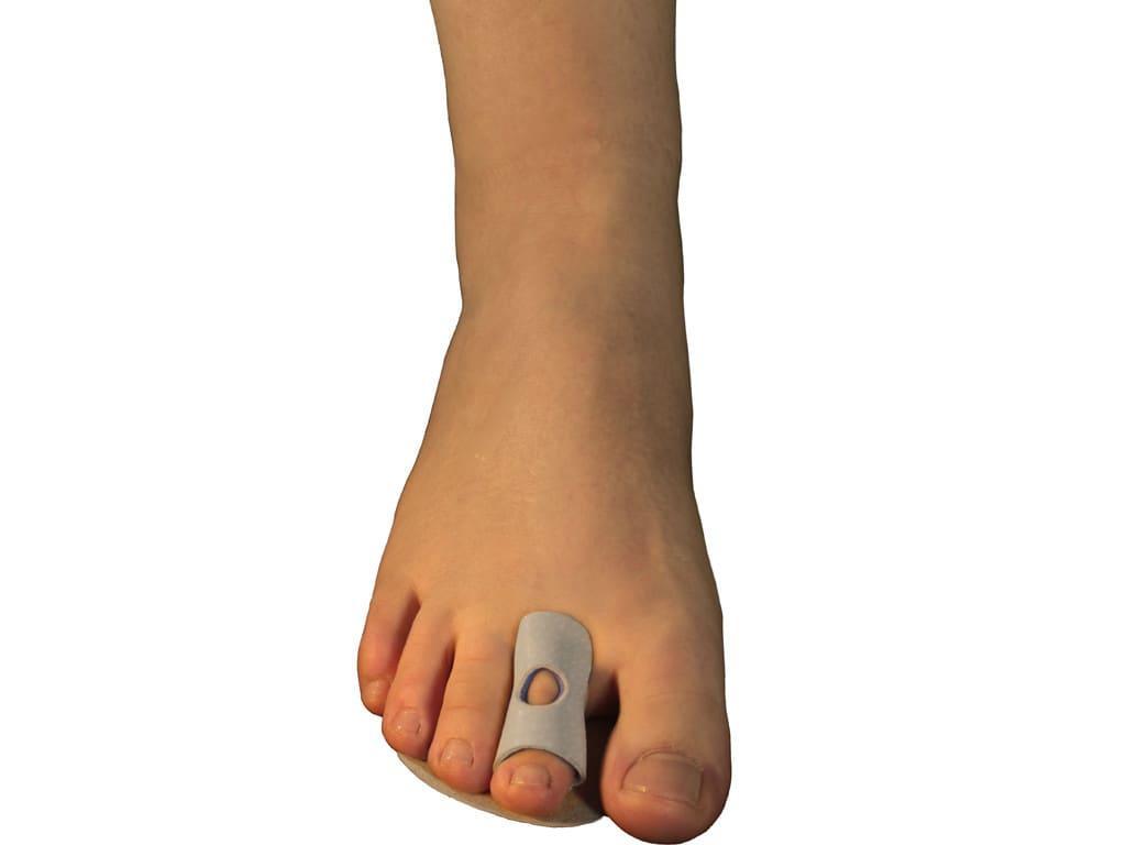 Бандаж захисний на палець, з отвором - FootMate K021