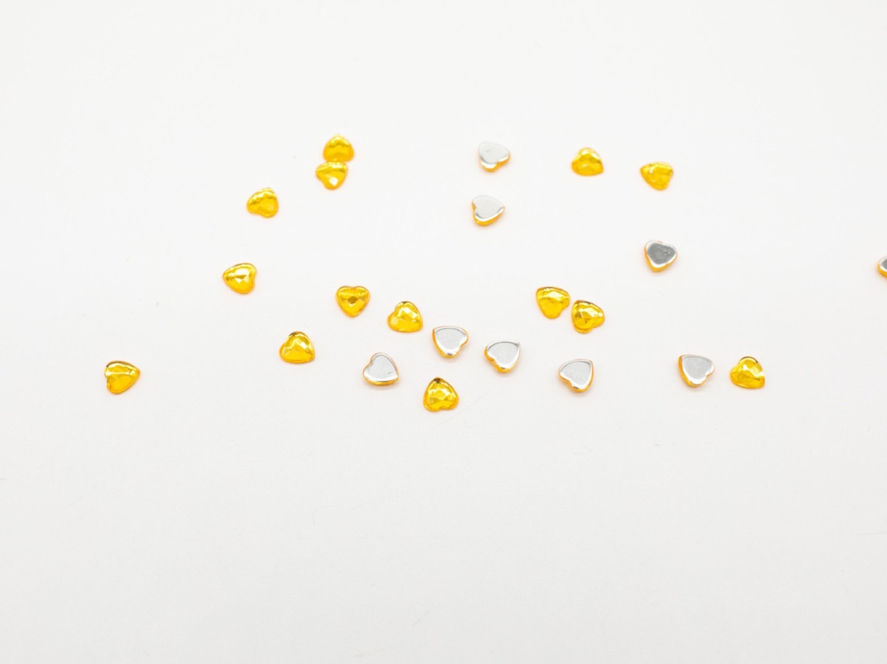 Стрази камені для прикрашання предметів / Серце / Колір жовтий / 6 мм