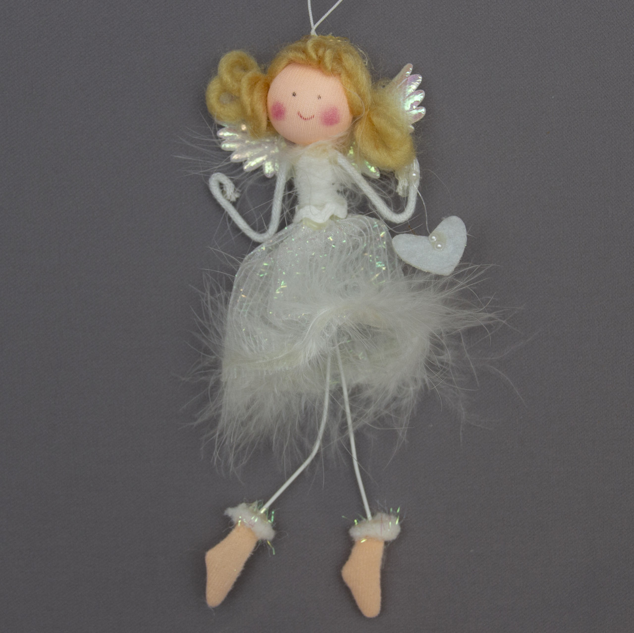 Новорічна ялинкова іграшка - фігурка Янголятко в білій сукні з сердечком, 15 см, білий, текстиль (220945-2), фото 1