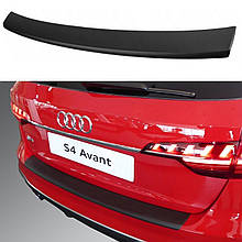 Пластикова захисна накладка на задній бампер для Audi A4/S4 Avant 2018-2020