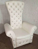 Большое кресло-трон Марианна белое,педикюрный трон с пуговицами стразами