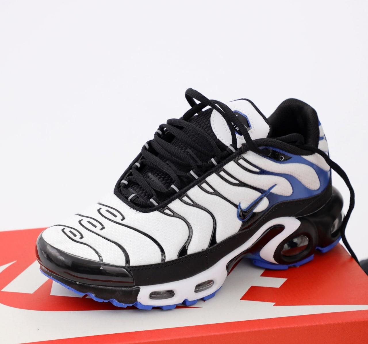 Nike air white best sale blue