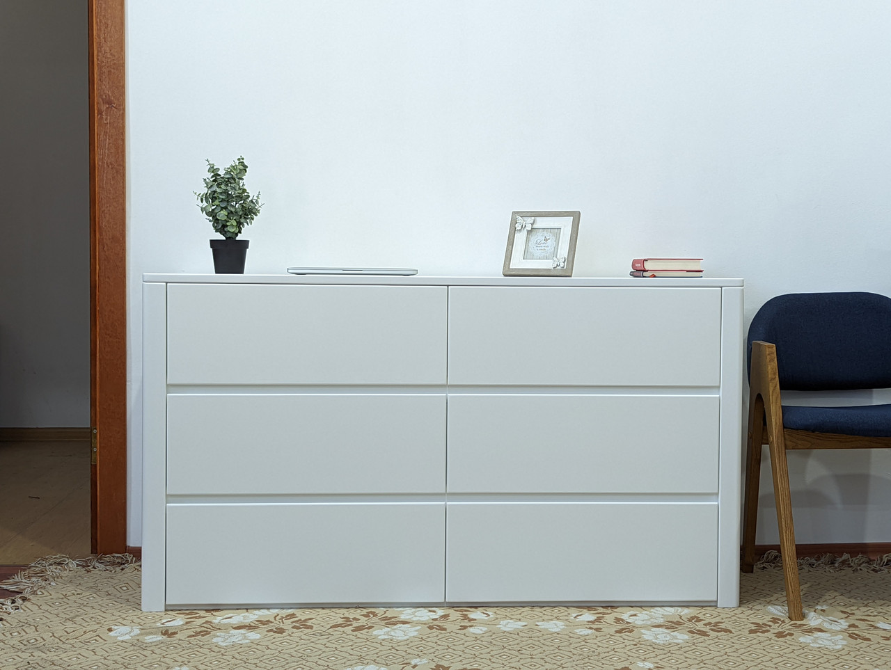 Білий великий комод "Еко" з дерева з фурнітурою Blum 140 cм