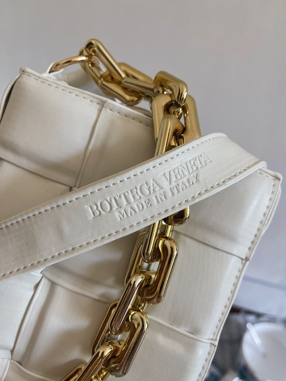 Женская сумка клатч кожаная белая Bottega Veneta - фото 3 - id-p1321640091