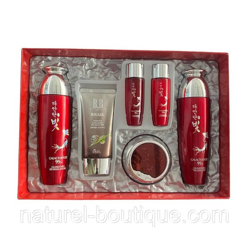 Набір косметичний Daandan BIT RED GINSENG 4SET для шкіри обличчя з екстрактом червоного женьшеню