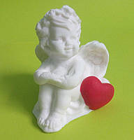 Прикраса "Ангел з серцем", висота 7см, білий з червоним серцем