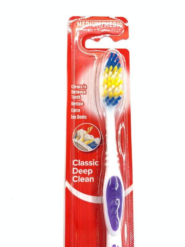 Зубная щетка Colgate Medium Classic Deep Clean - фото 2 - id-p1646075335