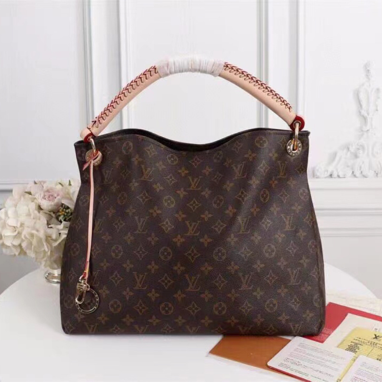 Сумка Луи Витон Artsy Monogram, кожаная: продажа, цена в Одессе ...