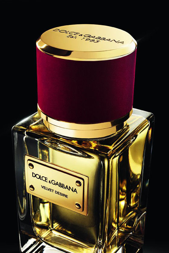 Жіноча парфумована вода Velvet Love Dolce&Gabbana (яскраві квіткові ноти гвоздики з озера Комо)