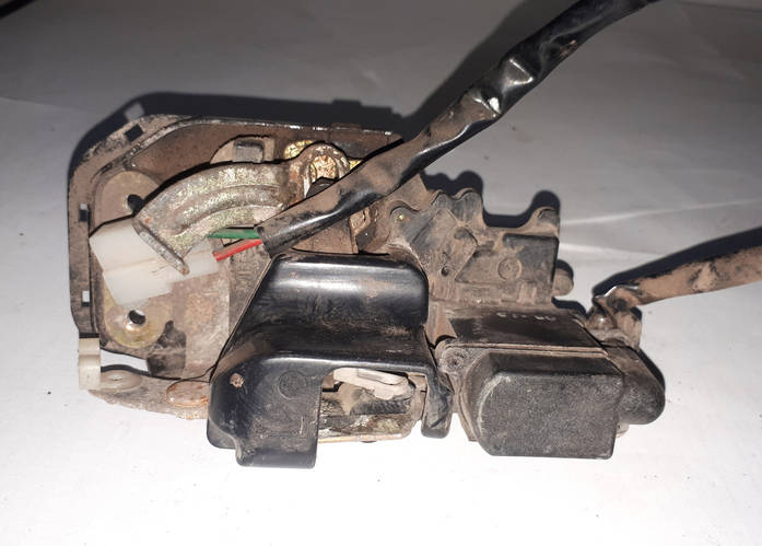 Замок двери механизм левый правый задний передний Мазда Mazda 626 1994г ...