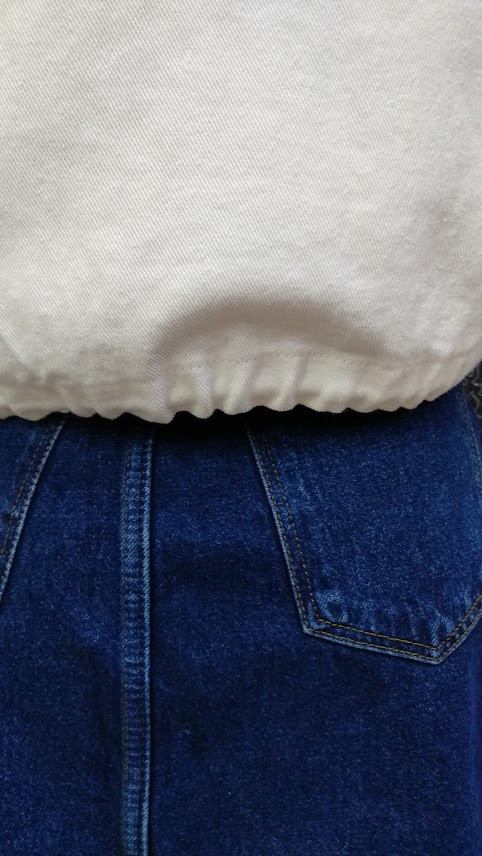 Яркая женская куртка короткая джинсовая Белый - фото 4 - id-p1651935584