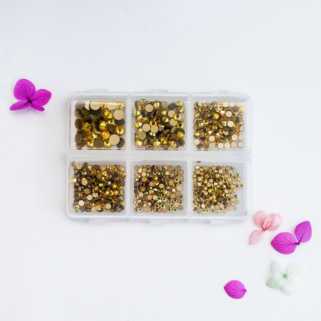 Стрази мікс розмірів кольорові, 6 різних розмірів.