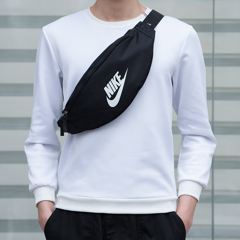 Сумка-бананка на пояс Nike Heritage Hip Pack 3 л для зберігання дрібних предметів (BA5750-010)