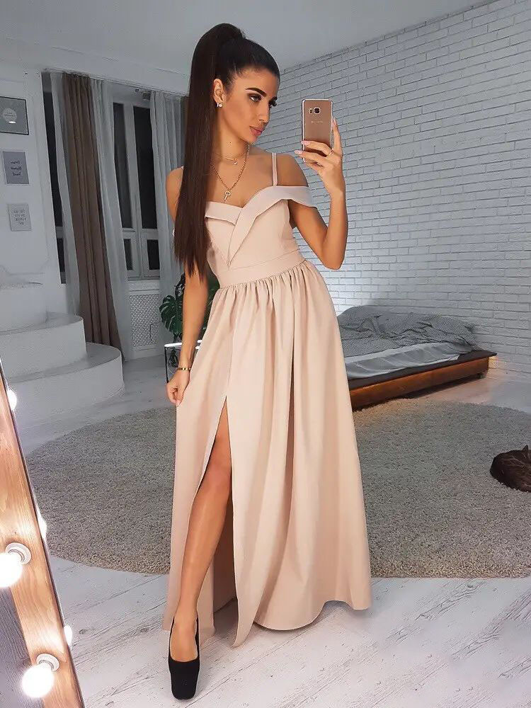 Красиве вечірнє плаття в підлогу з розрізом