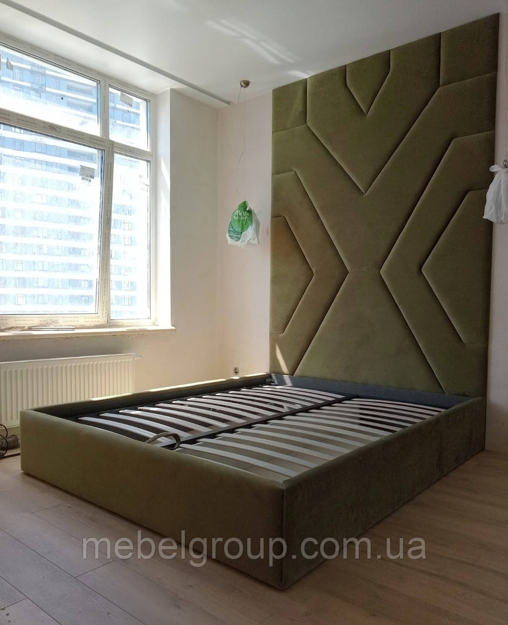 М'яка панель Модерн із ліжком подіум