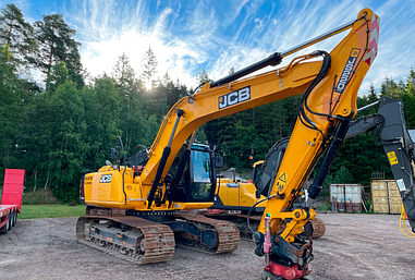 Гусеничний екскаватор JCB JS 220 NLCT4