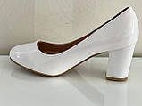 Жіночі туфлі білі для нареченої на середньому стійкому підборі 36 38, фото 2