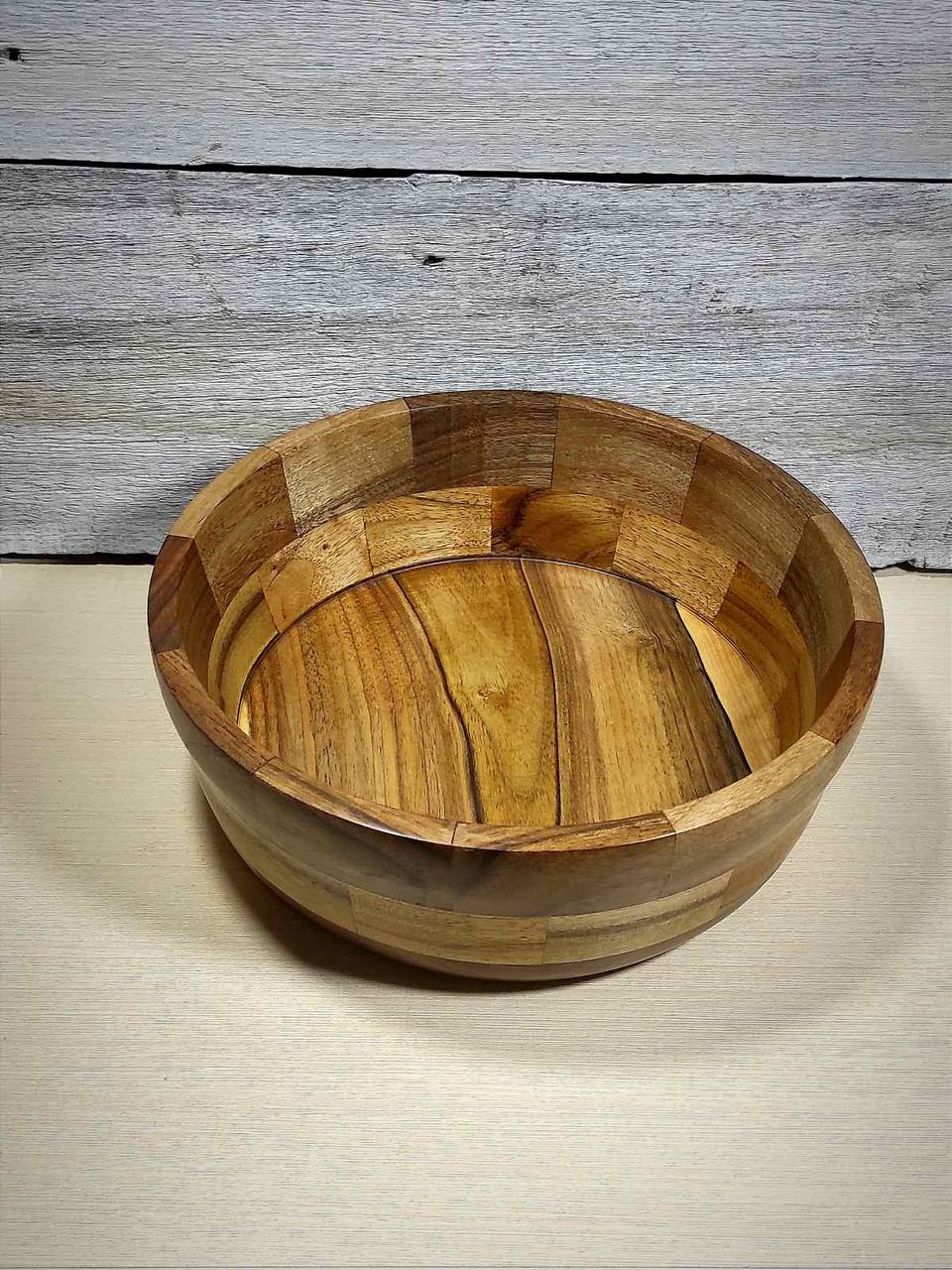 Дерев'яна тарілка ручної роботи (горіх)